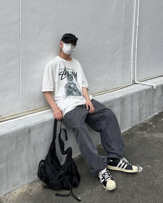 70 Stussy 斯图西 Tee 宇航员像印花男女短袖T恤 *21S 220G 正品圆桶无缝面料100%纯棉 *市场天花板品质 Colour：白-黑 Size