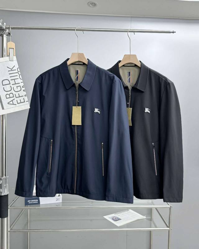 270 Burberry 巴宝莉战马男装时尚简约潮流休闲拉链翻领夹克外套，错过不再有的精品外套！男士商务休闲皆可的一款！面料和工艺都很上档次，整体走的是都市休闲