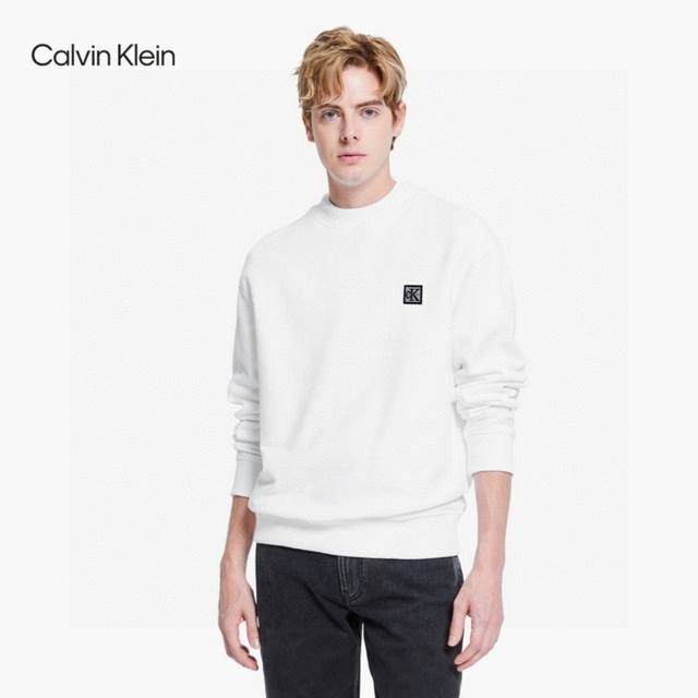 120 Calvin Klein Ck男女情侣装春季时尚休闲套头圆领卫衣 延续优雅Ck风格，这款更突出Ck刺绣Logo元素，胸口方块刺绣全部进口机田岛立体高密度