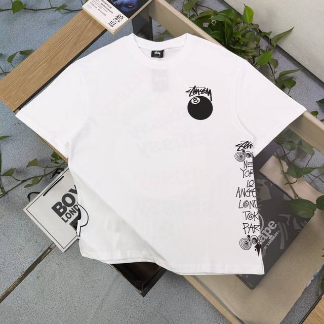 上新100 款号：Bm185 2025新款Stussy斯图西8号台球骷髅彩色字母图案Logo印花休闲情侣宽松短袖T恤，经典永远不会过时、人手必备款，250G纯棉