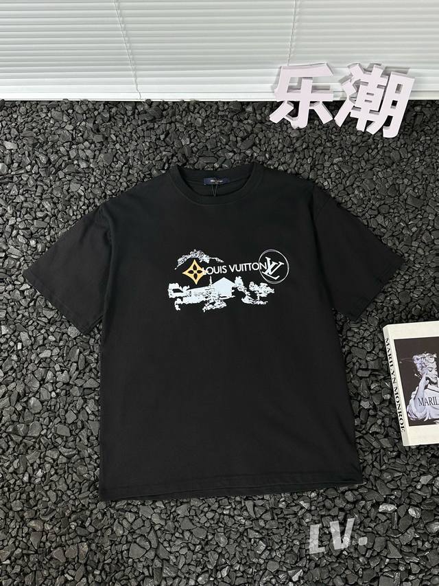 100 - Louis Vuitton 路易威登 Lv24Ss夏季新款涂鸦印花短袖T恤 热度款Tee！潮男潮女必备单品！可随意穿搭！对色对位直喷工艺！图案呈现出