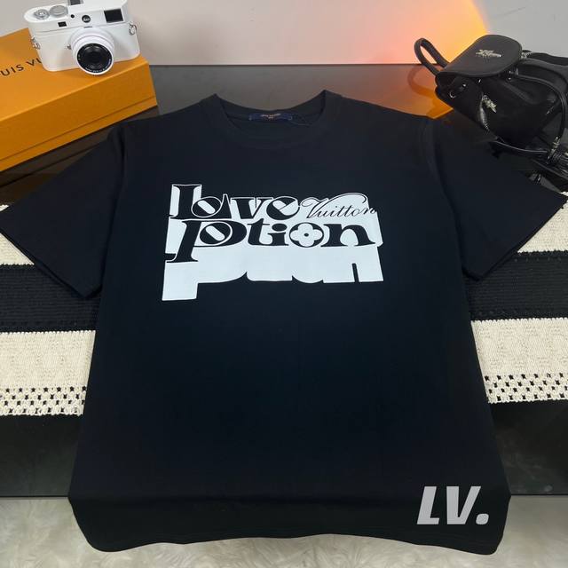 100 - Louis Vuitton 路易威登 Lv23Ss字母大Logo印花短袖T恤 热度款Tee！潮男潮女必备单品！可随意穿搭！对色对位直喷工艺！图案呈现