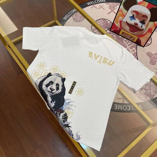 上新，100 Evisu福神2025新款男士大熊猫图案字母T恤短袖 颜色：白 尺码：S-Xxl S码 肩宽44 胸围96 衣长68 适合身材100-120斤 M