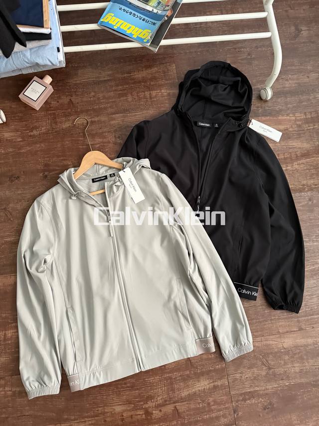 200 纯原臻品 原厂跟单 Calvin Klein Ck性感外露！25Ss最新织带款设计 速干 Ck运动秋季男撞色织带跑步训练服连帽运动冲锋衣夹克外套4Ms4
