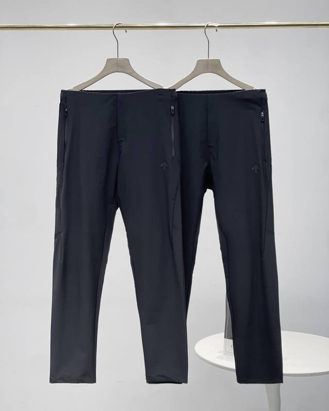 190 Descente 迪桑特2025户外男士速干挺阔版型梭织运动长裤 户外速干机能裤，户外登山徒步休闲长裤胶印印花！徒步系列采用高密度登山布面料，非常结实具