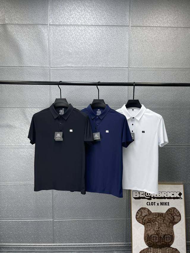 上新80 可隆经典基础款翻领胸标小Logo短袖T恤，三色可选，夏季Polo衫短袖，商务休闲简约风，上身帅气百搭，夏季必备百搭奢潮单品 高端定制冰蚕丝面料 ，穿着