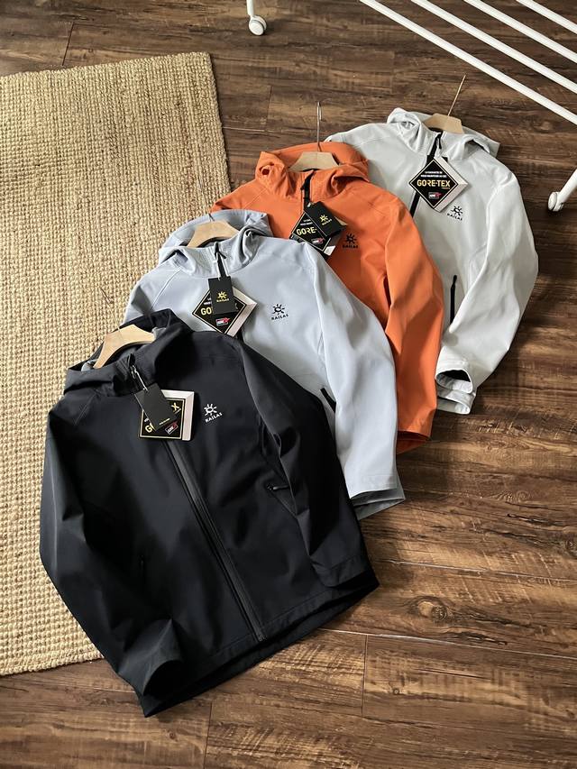 P310 严选好货！凯乐石Kaillas新款刺绣版男士户外连帽冲锋衣夹克外套！休闲户外都可驾驭！客供软壳科技防风防水面料，内里压胶粘合，舒适耐穿，胸前小标Log