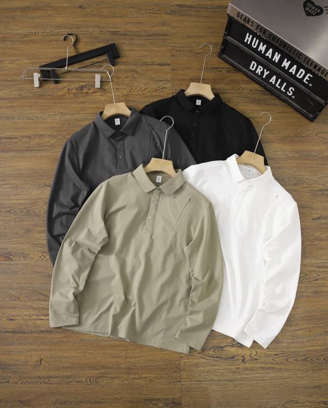 140 迪桑特家同款长袖Polo 颜色：黑色，白色，豆绿，灰色 尺码：M，L，Xl，Xxl，3Xl，4Xl 新品，高端牛货！男士经典款长袖Polo衫！ 出口欧美