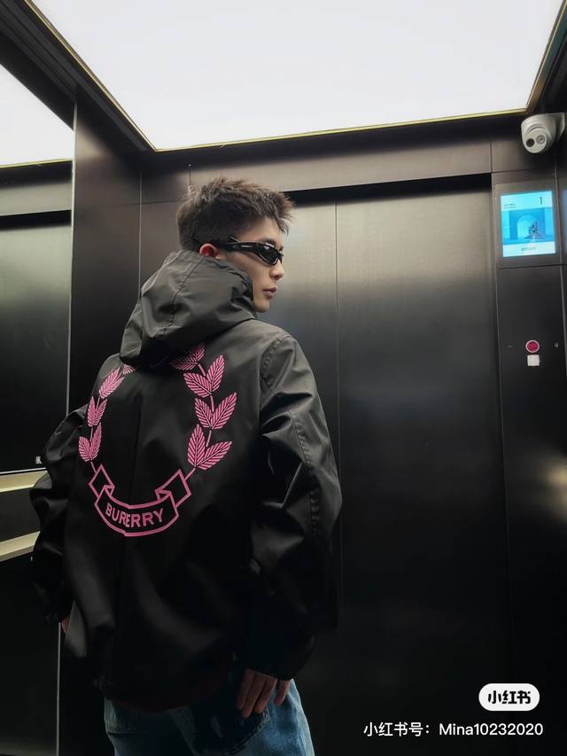 #模特咨询图180 顶级版本 Burberry巴宝莉23Ss新款连帽风衣夹克外套