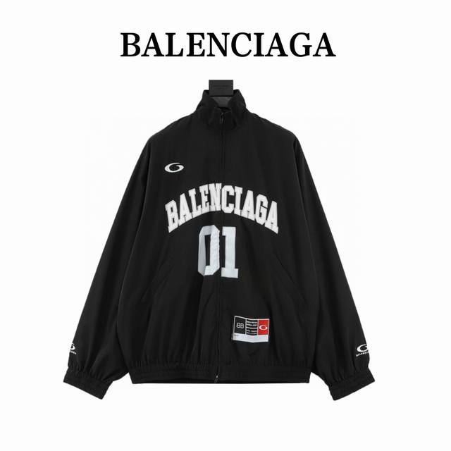 390 Balenciaga 巴黎世家 Basketball Series 运动夹克冲锋衣外套 科技府绸面料，正面和背面饰以Basketball艺术作品刺绣，双