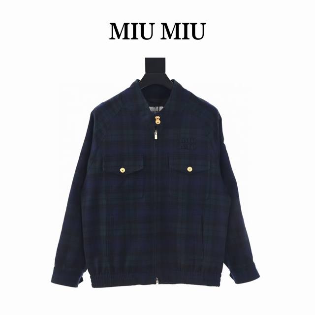 520 Miu Miu缪缪Mm 绿格羊毛格纹夹克外套 采用定制羊毛色纺千鸟格面料，定位裁床设备进行精准裁剪布料，还原对位的品质区别市场通货，田岛绣花机刺绣，将各