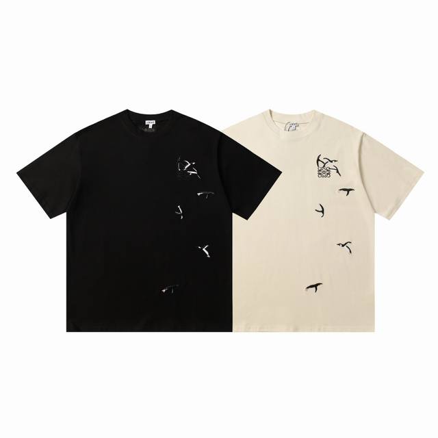 P110 Loe-We新款时尚高品质重磅潮棉报喜鸟刺绣情侣装圆领短袖，定制260G 同缸染面料 手感非常舒服 最新砖柜同步 Os落肩版型 时尚又个性 超级百搭好
