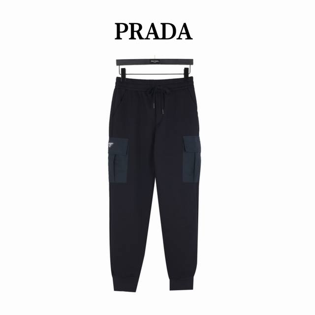 290 Prada 普拉达口袋三角标工装长裤 男女同款全新美学灵感趣味设计,渠道性质精品。让整体造型设计更加优雅时尚，今夏最火系列，无数明星潮人追捧。裁剪工艺细