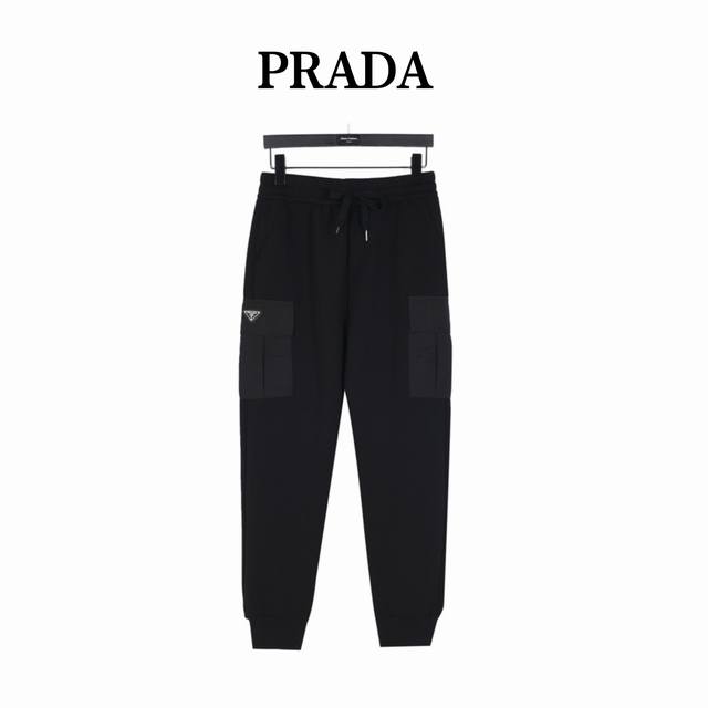 290 Prada 普拉达口袋三角标工装长裤 男女同款全新美学灵感趣味设计,渠道性质精品。让整体造型设计更加优雅时尚，今夏最火系列，无数明星潮人追捧。裁剪工艺细