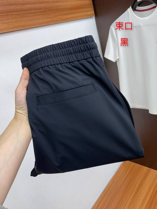 P260 杰尼亚 Ss秋冬新品，官网同步有售，男士商务休闲裤 采用客供弹力面料，用料柔软舒适，非常舒适保暖 设计独特，时尚又休闲，上身效果超级棒码数 M-3Xl