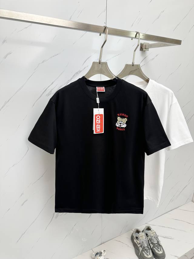 支持年后 P230 Ke Nzo 新品圆领短袖T恤，原版立体刺绣字母！240克纯棉短袖. 帅气时尚，简约百搭款.穿着透气舒适！黑白两色！码数：M 3Xl