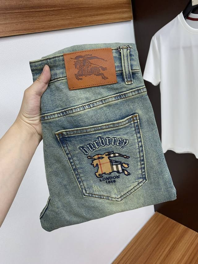 P240 巴宝莉 2025Ss早春 新品 原单男士水洗牛仔裤纯血统品 每季必出的类型，无需质疑的热卖王牌单品，符合四季最佳的搭配色号 整体的风格延续了Slp的基