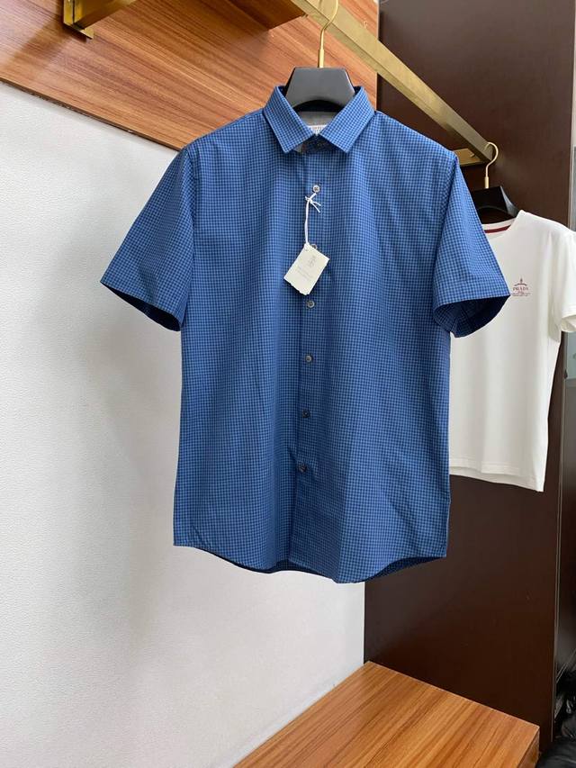 P260 Bc 2025 男士衬衫，商务休闲修身款短袖衬衣！ 宜商务 宜休闲！早秋限量新款，都市商务气质款！ 衬衫的版型剪裁更是精剪塑性，不需要过多的原色装饰，