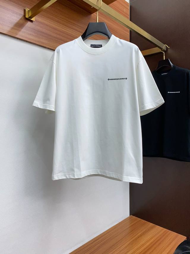 P200 克罗心 2025春夏Aw新品，时尚休闲圆领短袖T恤，专柜同步有售，原单狠货，进口原版面料，工艺极度复杂，视觉相当雅致时髦，高贵而优雅，从主体面料到细节