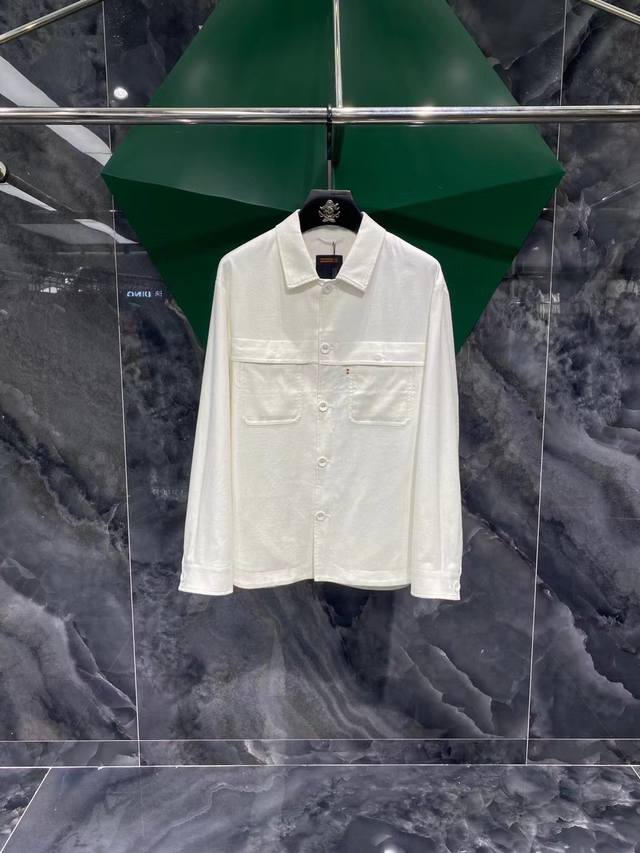 P550 杰尼亚2025Ss新品火爆上市啦 预订款顶尖时尚潮流狠货 甄选定制高端纤维亚麻面料 衣型板正立体 剪裁贴合人体工学设计理念让成衣立体有骨感 上身版型效