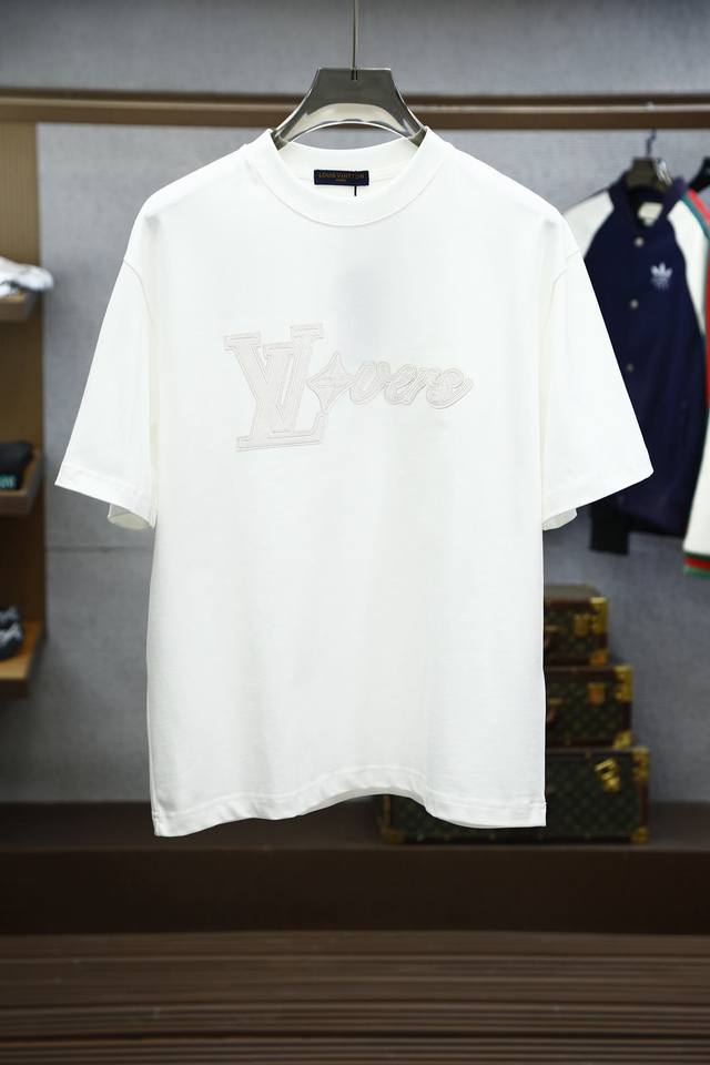 P210 Lv-路易威登-高级成衣 2025新年打底订单系列！熟男 轻熟男 最爱款式 最经典净色通勤百搭帅气的圆领短袖打底衫 一贯的好版型 进口原版双丝光棉 面