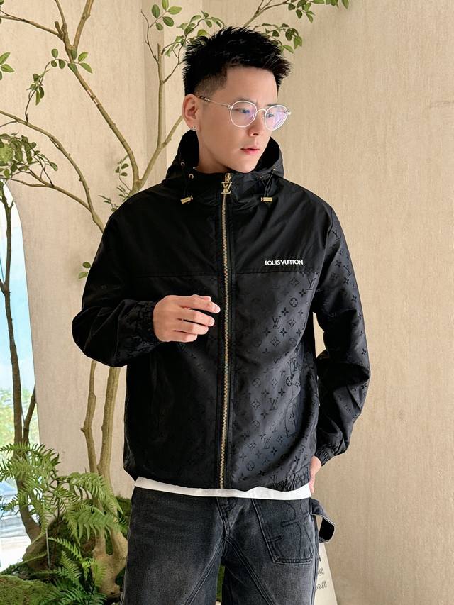 P350 路易威登Lv 官网同款，三标齐全同步发售！2025Ss新款男士夹克外套，专柜Logo高品质原单三标齐全高端版本！专柜定制面料 透气舒适度高，细节无可挑