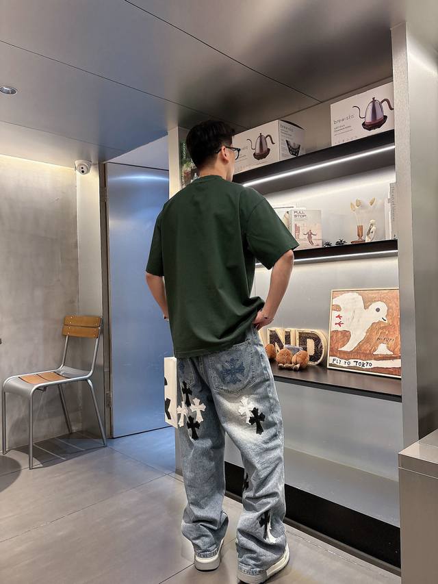 P220Loro Piana 2025春夏新款首发专柜最新款短袖圆领T恤 官网同款 高端订制 设计前卫时尚！品牌Logo重工艺设计 高端定纯棉面料.手感柔软.穿