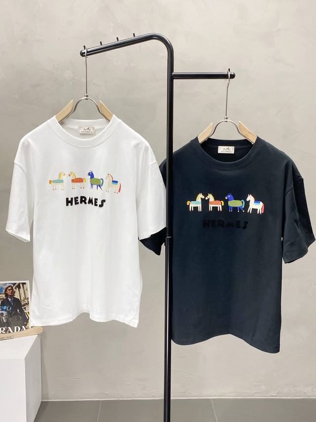 P170。Hermes爱马仕独家专供新款原单男士休闲春夏短袖 高端定制 高端版本 时尚百搭爆款进口面料 手感超柔软细腻 穿着亲肤舒适 高端精品 代工厂P精细做工