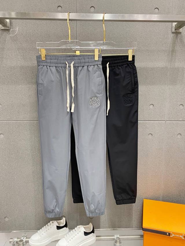 P210。 重工刺绣春夏新款休闲裤、同步新品，进口定制弹力锦棉面料，细节务必达到标准、订制针织橡筋收口，全部定制、、辅料，上身时尚超有型，强力推荐！码数M-Xx