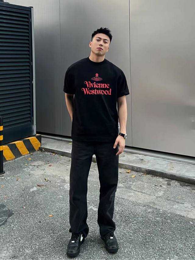 180 Vivienne Westwood西太后24S新款上架.男女同款！英国小众品牌原单品质.近期大火一把的品牌.280G纯棉面料舒适柔软！超级喜欢的款式推荐
