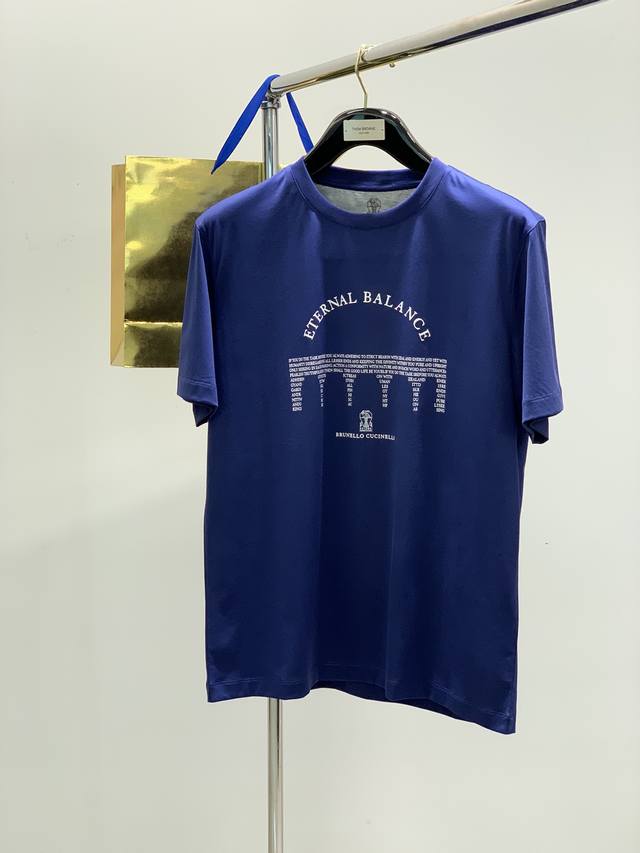 P170，意大利神狮，时尚品牌，2025夏季新品，时尚休闲圆领短袖T恤，专柜同步有售，原单狠货，采用进口原版面料，独特设计，配色高雅高级，内里细节可圈可点，顶级