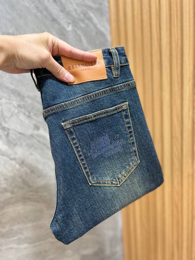 支持年后 P230Balenciaga 巴黎世家 2025秋冬新品 三标齐全 牛仔裤 好货不用过多介绍 看细节 专柜码数：29-38 175 140上身32码