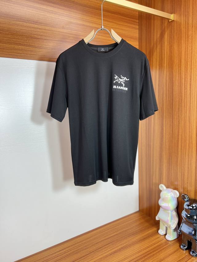 P200Arc 始祖鸟 2025春夏新品 三标齐全 丝光棉圆领短袖T恤 好货不用过多介绍 看细节 专柜码数：M-Xxxl 175 140建议L 最大穿200斤