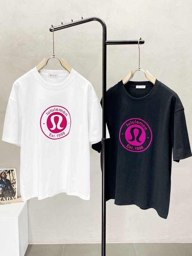 P170。Lululemon露露乐蒙独家专供新款原单男士休闲春夏短袖 高端定制 高端版本 时尚百搭爆款进口面料 手感超柔软细腻 穿着亲肤舒适 高端精品 代工厂P