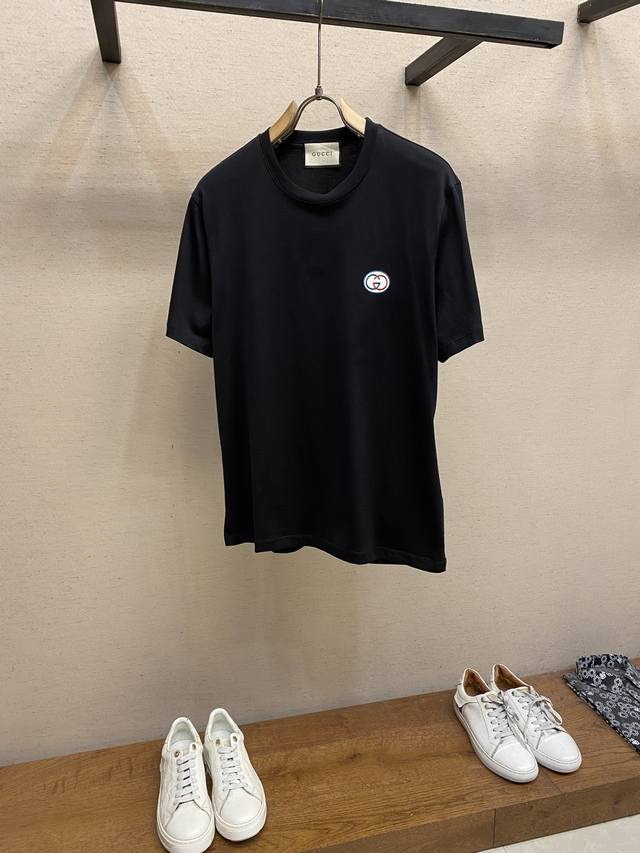 P200Givenchy、23Ss新款刺绣Logo短袖 新款短袖Yyds 日常出门闭眼搭 定制丝光弹力棉面料 舒适感极佳 搭配双层织物圆领口 衣袖和下摆 简简单