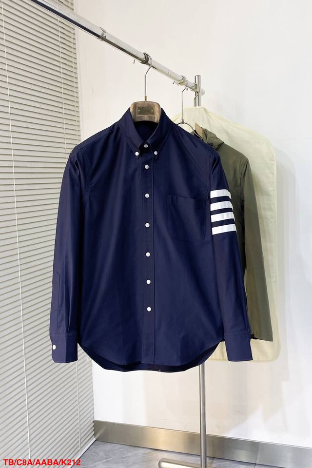 P290 K212 Tbthom Browne Tb衬衫专柜正品同步 万年经典款 单袖黑色四条杠衬衫 高精定制正品牛津纺 百分百纯棉 采用进口缝纫设备缝制 针距