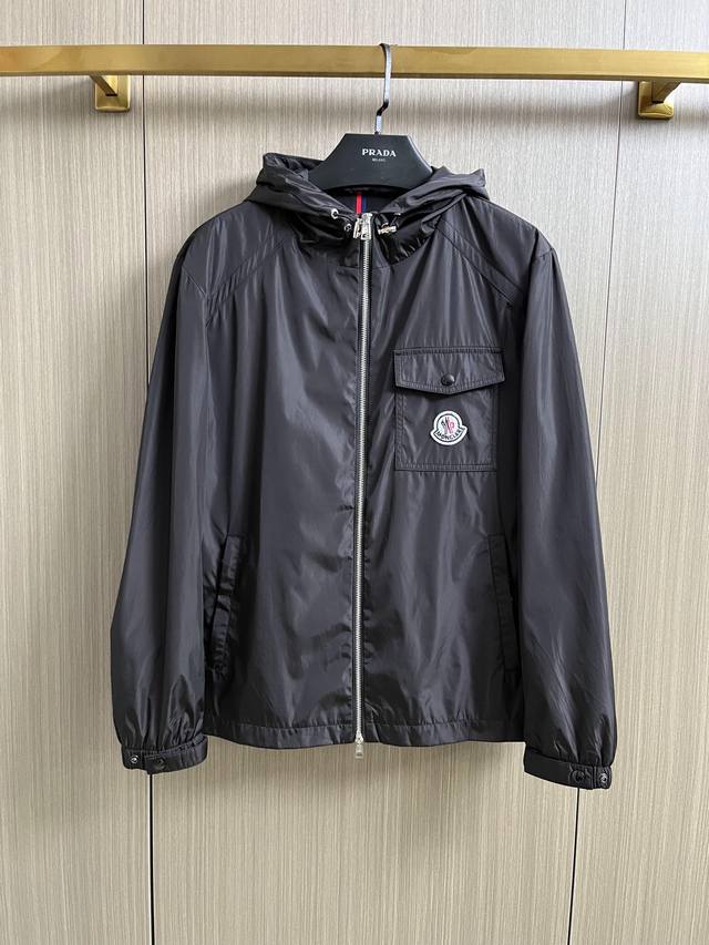 P220 蒙口Moncler 2025春季Ss新款男士夹克外套，原单三标齐全高端版本！专柜定制面料 透气舒适度高，细节无可挑剔，品牌元素设计理念，体现高品质。手
