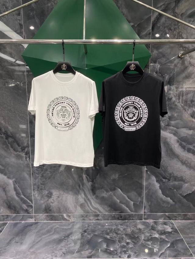 P250 2025Ss新品火爆上市啦 顶尖时尚潮流狠货 采用进口舒适王者的莫代尔材质 面料舒适柔软 亲肤效果好 顶级进口机器设备结合刺绣胶印工艺 面料经过多重浇