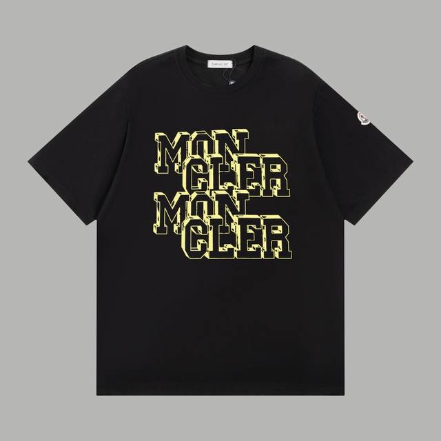 顶级版本 区别通货 款式：蒙口Moncler彩绘短袖 颜色：图片色 尺码：Xs-L 面料：300克双织纯棉 辅料：全套定制辅料 无性别区分 男女同款