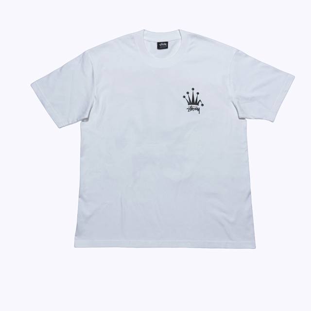 S237# P60 白底图 Stussy 皇冠Logo印花短袖T恤 男女同款 采用圆筒无缝工艺 原版工艺 衣服侧面没有缝合骨位 鉴定重点 面料：全都订织定染，2