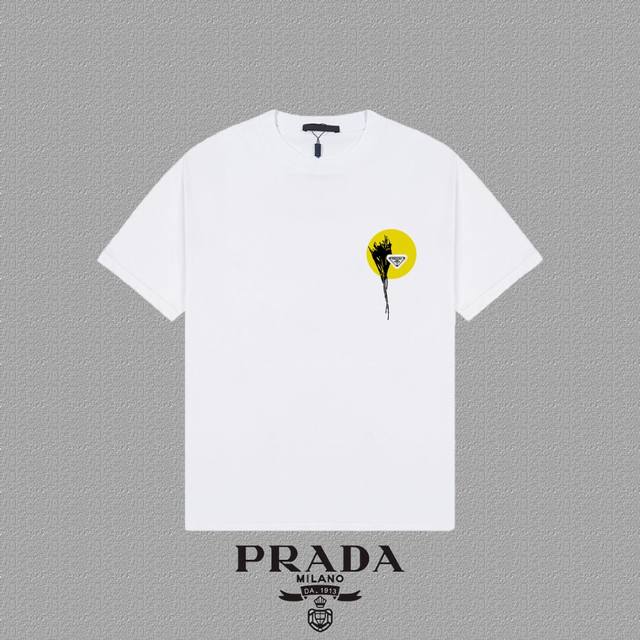 P90 [Prada 普拉达] 2025Fw短袖T恤 徽章+Logo印花 高端26S双纱300克面料 重磅面料 定制拉架罗纹同缸同染 三标齐全 男女同款 颜色：