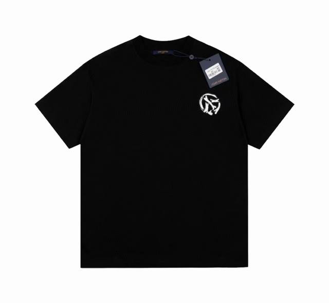 P80#V063 1V后背拼接图案Logot恤 - 颜色：图片色 - 尺码：Xs S M L - 面料：采用260克双纱面料+260克配套螺纹 - 辅料: 全套