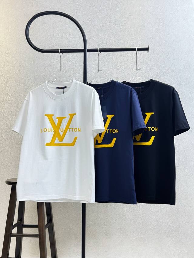 80 款号Xb80 Lv路易威登大标字母Logo立体硅胶压胶圆领短袖 情侣同款 全套包装 三标齐全 区别市场通货 随意对比 纯棉280克高克重32支双纱 不起球