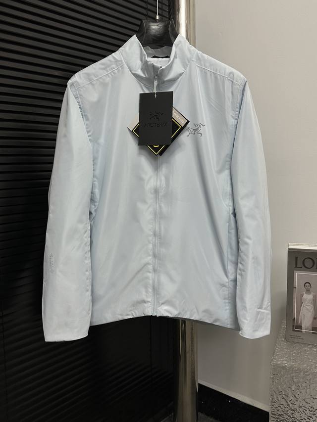 P280 高版本 Arc‘Teryx 始祖鸟Soiano系列 纯色Logo徽标防风软壳休闲薄款 原版定制外层Gore-Txe面料，压胶版本原版一致，全身无缝压胶