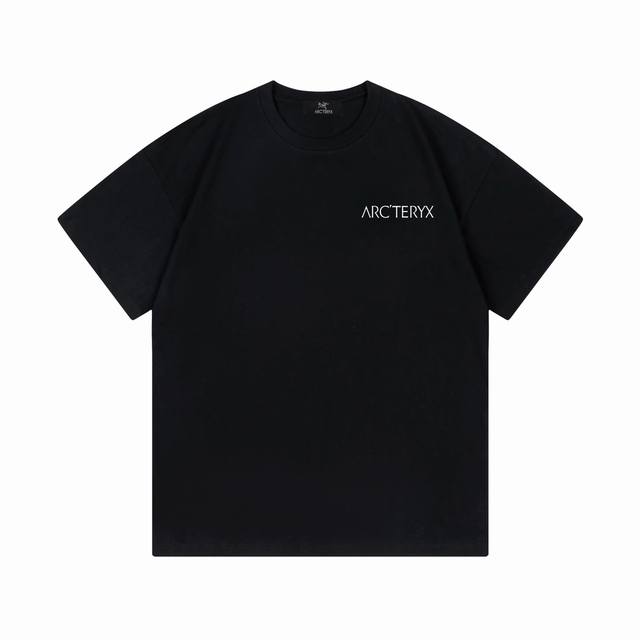 P110 隔天到 Arc Teryx 2025新款 官网同步 后背涂鸦Logo 男女同款 短袖T恤 定制300克100％双纱纯棉面料 定染32支双股螺纹 领标吊