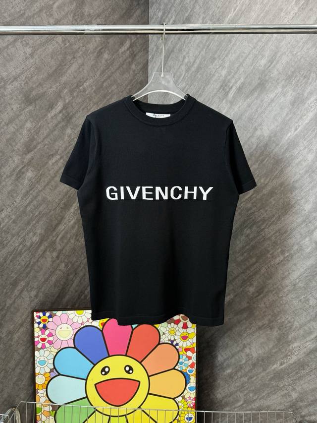 100 款号 G36 纪梵希字母大标针织圆领短袖 Givenchy官网Zp同步新款针织 面料采用仿羊绒精品针织毛线面料 同缸定织定染原版面料 进口机器前后字母大