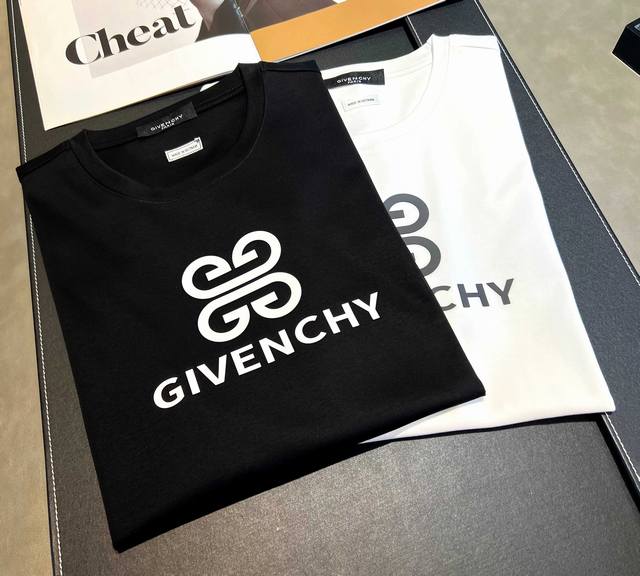 100 Givenchy～2025年新款春夏丝光棉200克重短袖上新：硅胶工艺定制凸现立体感，纪梵希经典字母设计搭配Logo具有可塑性！是春夏穿搭的不二选择！