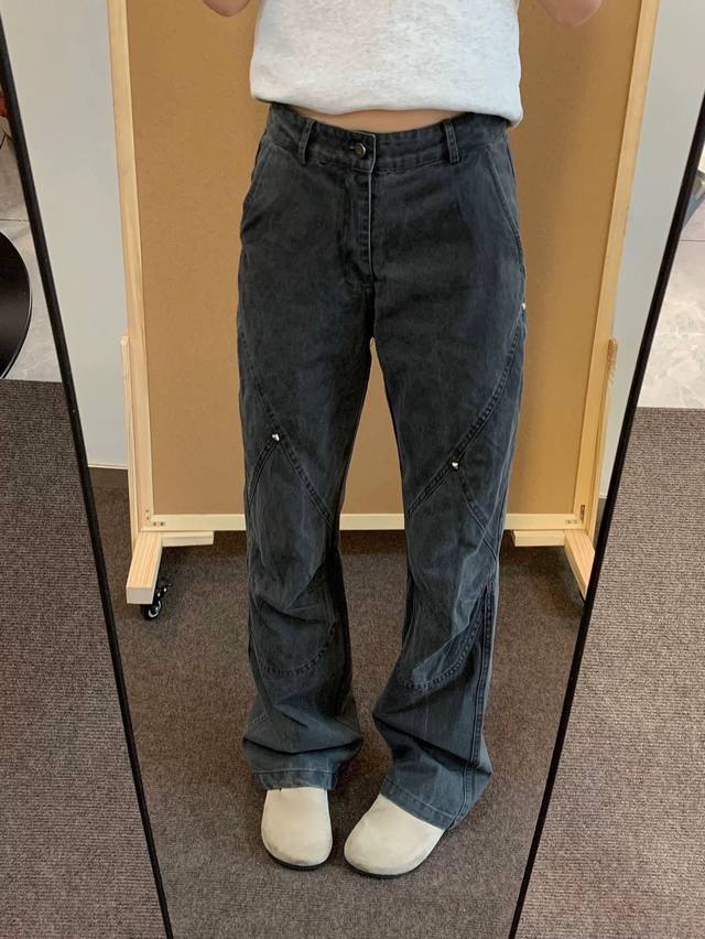 90 款号Xk3215 美式复古弯刀工装裤男女水洗做旧痞帅宽松百搭直筒休闲裤，面料定制经过一流的高工艺水洗 ，质地紧密 色泽均匀 纹理清晰，上身非常舒适 直筒版