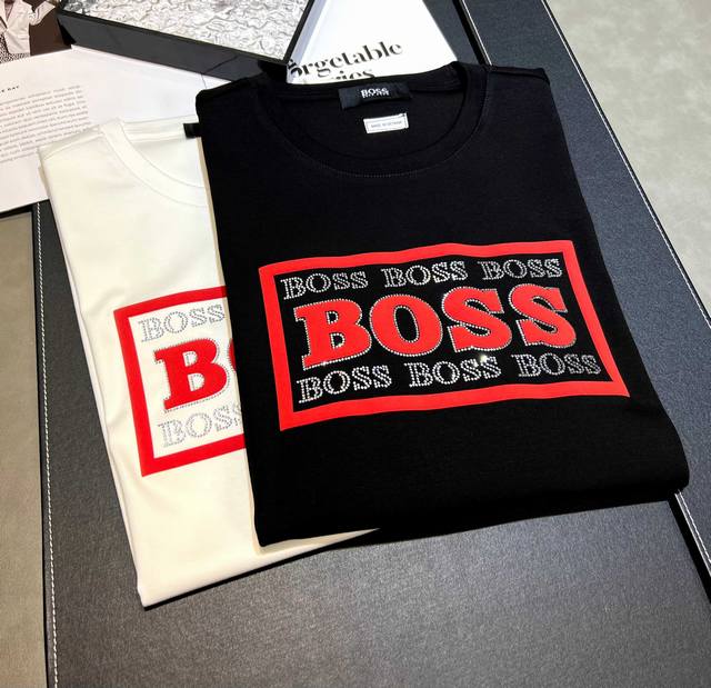 110 Boss 2025年新款春夏丝光棉270克重短袖T恤上新：Boss家经典字母搭配植绒工艺定制。结合铆珠工艺凸现重工感官，颜色色彩视觉效果拉满！双重工艺春