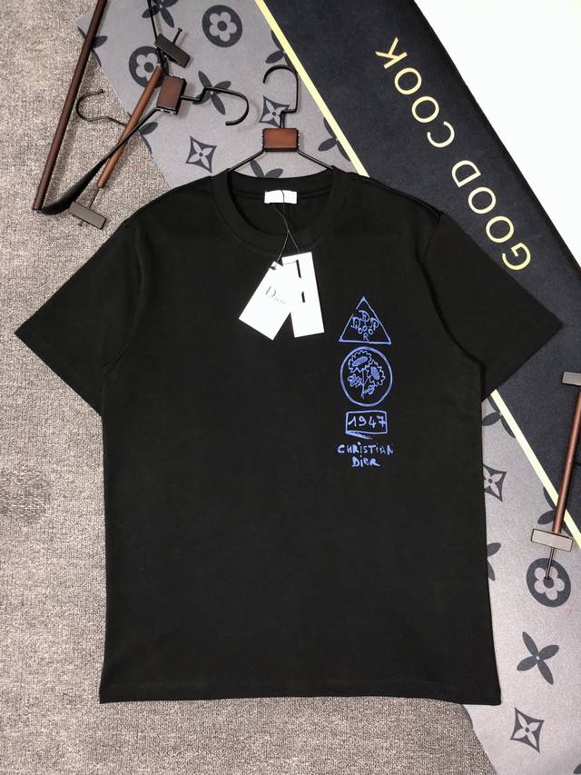 P110 Dior 25S夏款 颜色 黑色 白色 尺码 S M L Xl 前后印花 280G精梳紧密棉 高品质 男女同款
